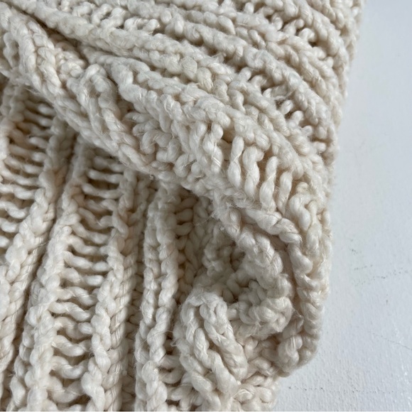 Free People Infinite V-Neck Sweater Chunky Cozy Cream Knit Women’s Size XS - Picture 11 of 14